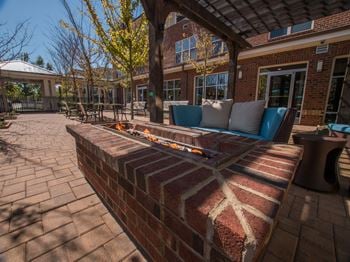 Tree bosque with courtyard dining